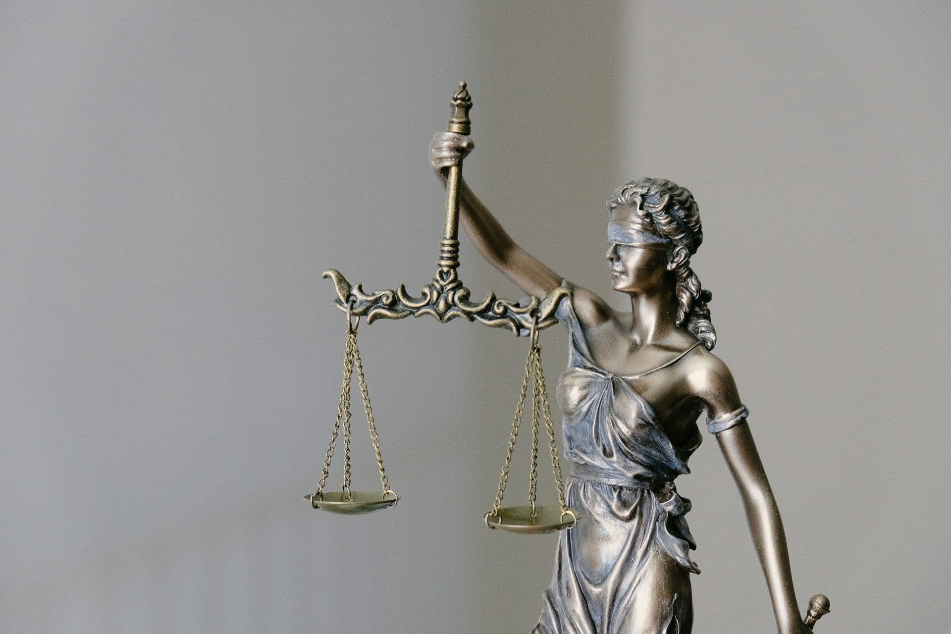 AI in the Courtroom: What Happens When Both Lawyers Are Using the Same Tool?